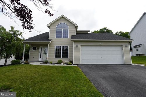 1861 Pebble Ct, Harrisburg, PA, 17110-8902 | Card Image