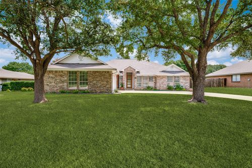1125 Madlynne Dr, Cedar Hill, TX, 75104-3055 | Card Image