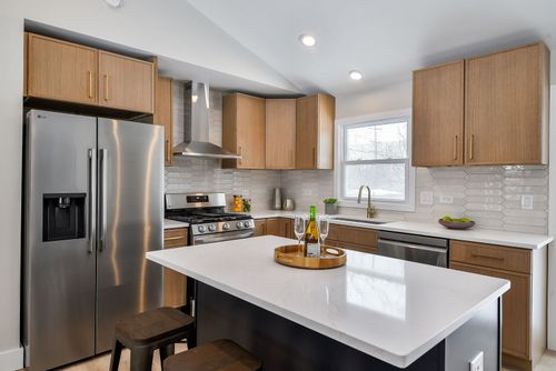 5740 Ridgewood Dr, Western Springs, IL, 60558-2126 | Card Image