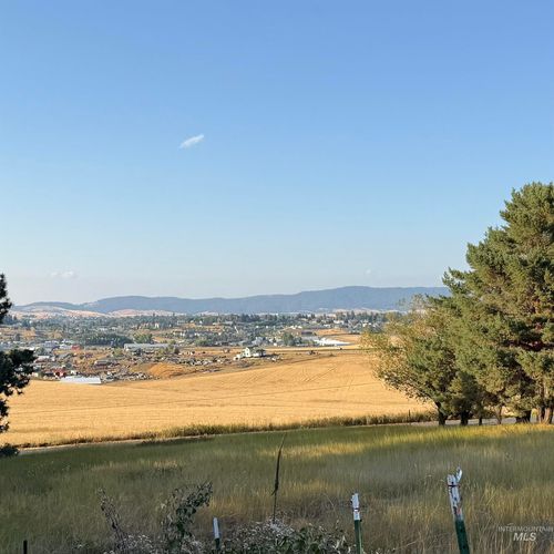 1022 Sincar Ln, Moscow, ID, 83843-7852 | Card Image