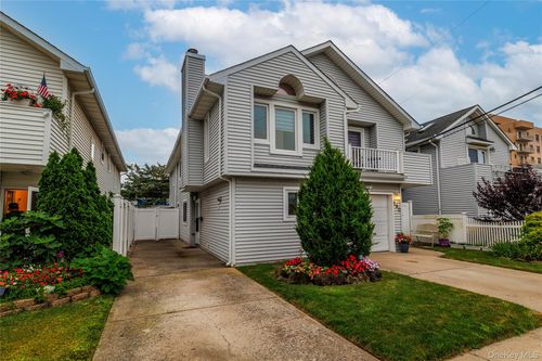 160 Grand Blvd, Long Beach, NY, 11561-2858 | Card Image