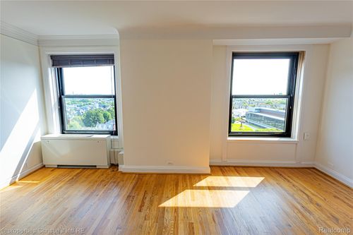 apt-1231-15 E Kirby St, Detroit, MI, 48202-4033 | Card Image