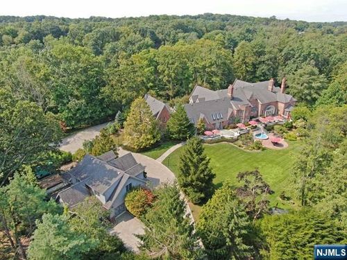 1055 High Mountain Rd, Franklin Lakes, NJ, 07417-1247 | Card Image