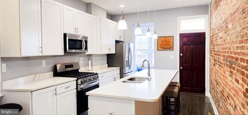 5 E 27th St, BALTIMORE, MD, 21218-4331 | Card Image