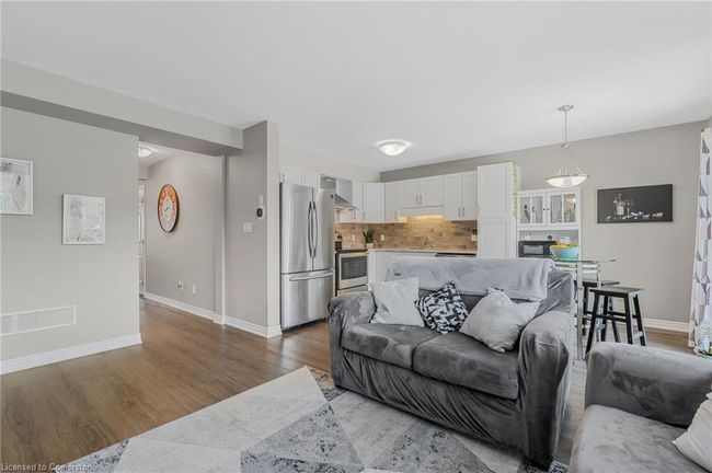 111 Heron St, Townhouse with 3 bedrooms, 3 bathrooms and 2 parking in Welland ON | Image 8
