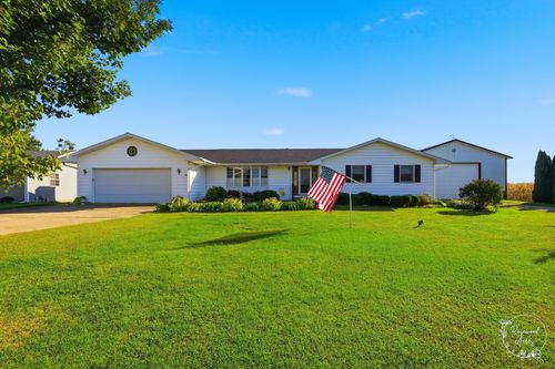 1915 E 1850 North Rd, Watseka, IL, 60970-8804 | Card Image