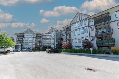 269 - 27358 32 Ave, Condo with 3 bedrooms, 2 bathrooms and 1 parking in Langley BC | Image 1