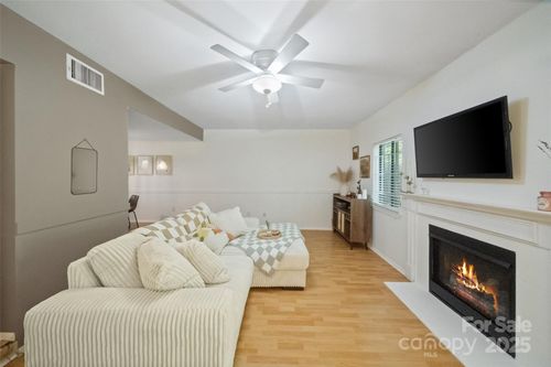 3737 Winding Creek Ln, Charlotte, NC, 28226-4838 | Card Image