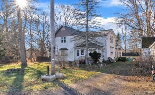 9005 Tonawanda Creek Rd, Clarence Ctr, NY, 14032-9102 | Card Image