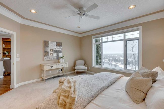 329 Douglasdale Point Se, Home with 4 bedrooms, 2 bathrooms and 6 parking in Calgary AB | Image 20