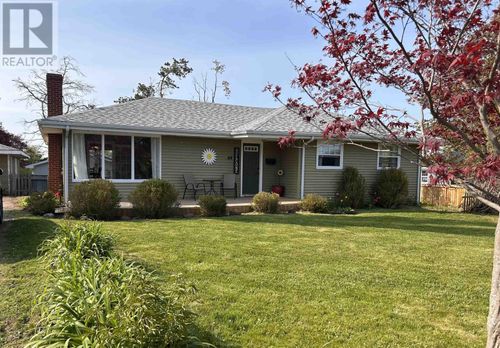 44 Marjorie Cres, Stratford, PE, C1B1X5 | Card Image