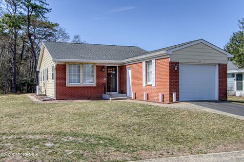 21 Hudson Pkwy, Whiting, NJ, 08759-1767 | Card Image