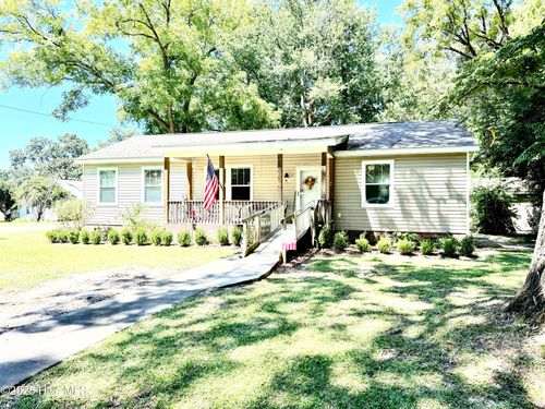 310 W Goshen St, Faison, NC, 28341-7618 | Card Image