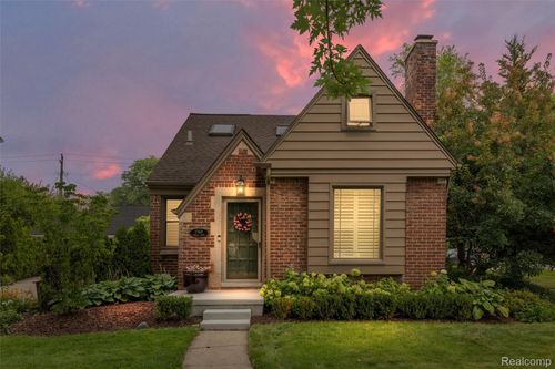 17820 Birwood Ave, Beverly Hills, MI, 48025-3129 | Card Image