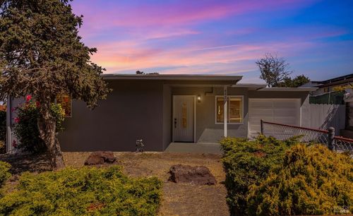 447 Christine Dr, San Pablo, CA, 94806-1105 | Card Image