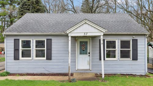 37 John St, Crystal Lake, IL, 60014-6219 | Card Image