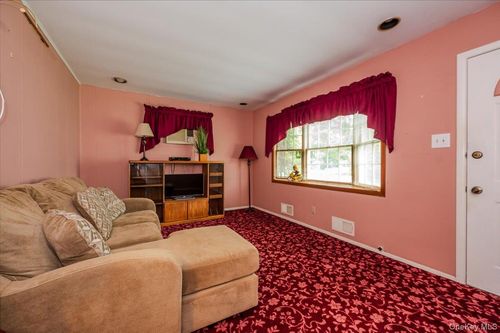 200 Mark Tree Rd, Centereach, NY, 11720-2236 | Card Image