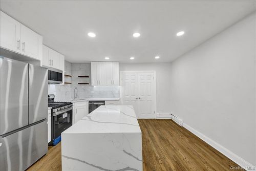 1010 E 230th Street, New York, NY, 10466 | Card Image