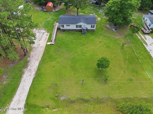 106 Madelyn Dr, Richlands, NC, 28574-7298 | Card Image