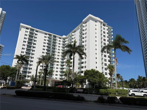 421-3001 S Ocean Dr, Hollywood, FL, 33019-2830 | Card Image