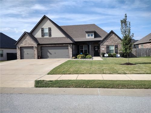 378 Romano Ave, Tontitown, AR, 72762-6339 | Card Image