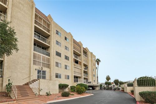 345-750 S Royal Crest Cir, Las Vegas, NV, 89169-8319 | Card Image