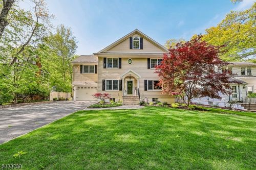 129 Woodland Ave, Ramsey, NJ, 07446-1721 | Card Image
