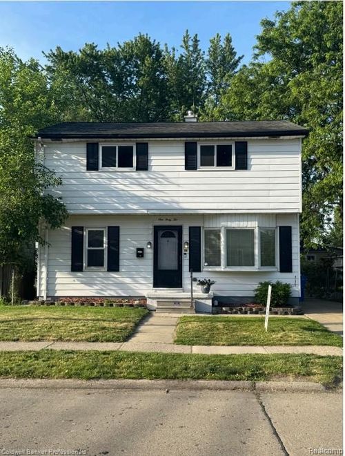142 E Dallas Ave, Madison Heights, MI, 48071-4066 | Card Image
