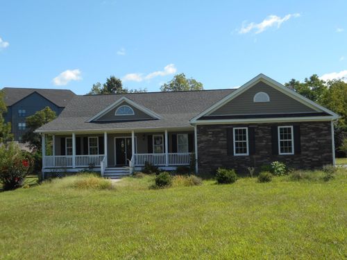 82 Willow Ln, WAYNESBORO, VA, 22980-9464 | Card Image