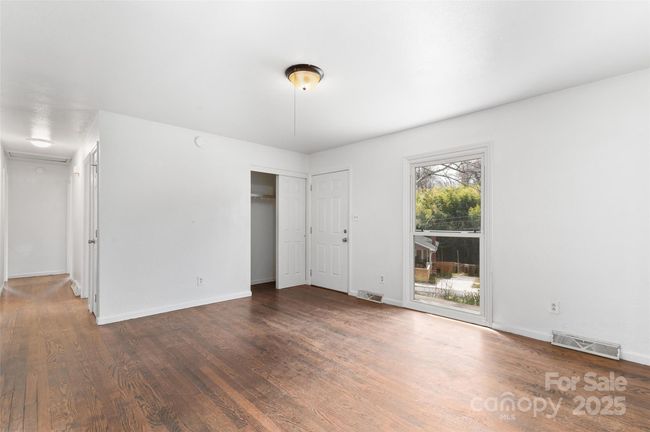 279 State St, House other with 3 bedrooms, 1 bathrooms and null parking in Asheville NC | Image 8