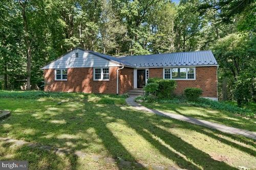 675 Chambers Rock Rd, Landenberg, PA, 19350-1041 | Card Image