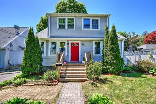 7 Hemlock Dr, Johnston, RI, 02919-6915 | Card Image