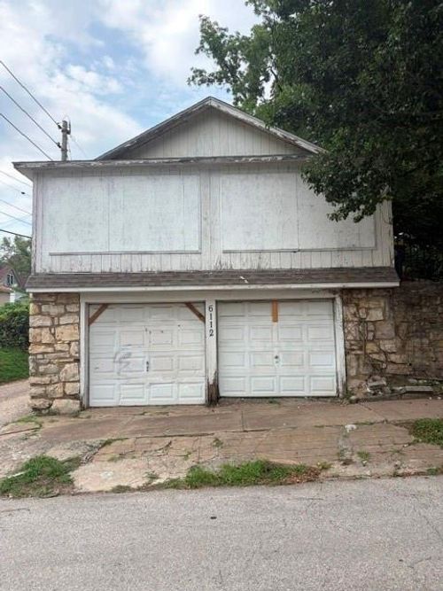 6112 Norledge Ave, Kansas City, MO, 64123-1527 | Card Image
