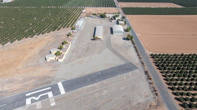 23500 Eckert Field Airport (1 Q1) Avenue 204, Home with 0 bedrooms, 0 bathrooms and null parking in Strathmore CA | Image 4