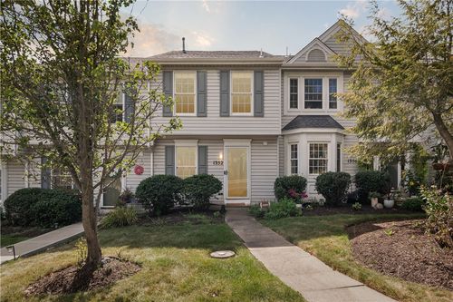 1352 Meadowbrook Dr, Canonsburg, PA, 15317-5017 | Card Image