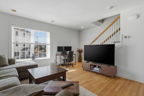 4-1039 Islington St, Portsmouth, NH, 03801-4262 | Card Image