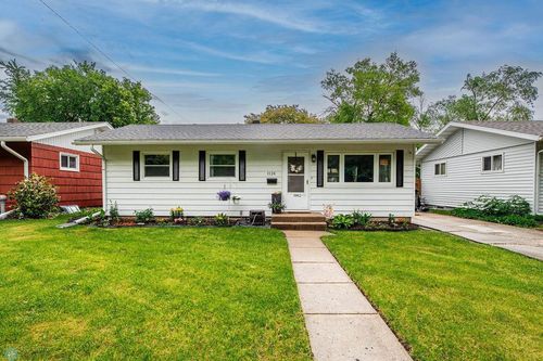 1124 15th St N, Moorhead, MN, 56560-1727 | Card Image