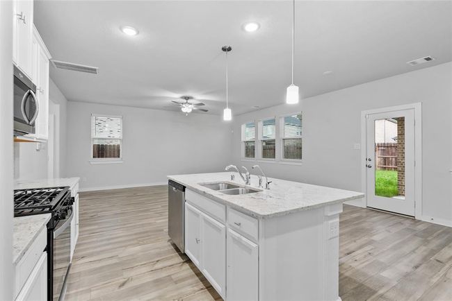 9714 Grooveburr Ct, House other with 4 bedrooms, 3 bathrooms and 2 parking in Conroe TX | Image 9