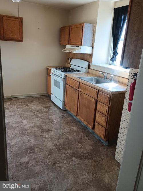 328 W Lincoln Hwy, COATESVILLE, PA, 19320-3062 | Card Image