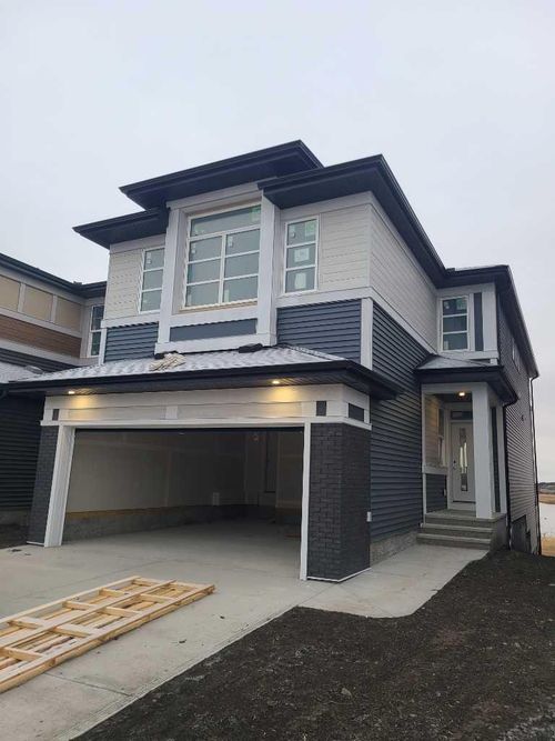 {{alt}} | Card Image