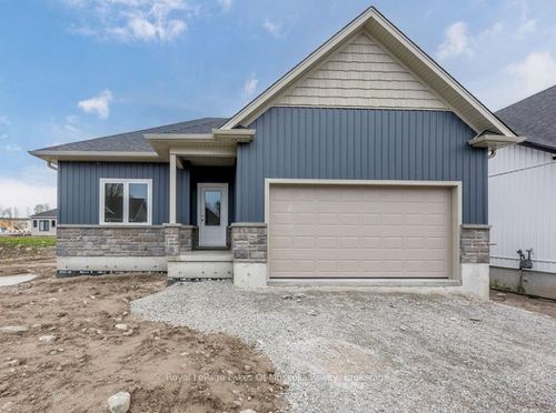120 Brandon Avenue, Severn, ON, L0K1E0 | Card Image