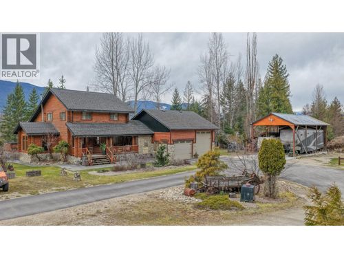 1495 6 Highway, Nakusp, BC, V0G1R1 | Card Image