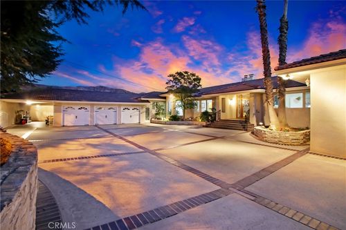 8800 Avenida Miravilla, Beaumont, CA, 92223 | Card Image