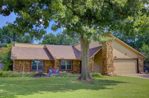 2528 Commercial St, Broken Arrow, OK, 74012-3328 | Card Image