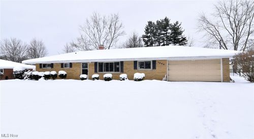 1440 Meadowlawn Drive, Macedonia, OH, 44056 | Card Image