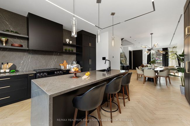 102 Ulster St, House attached with 4 bedrooms, 5 bathrooms and 1 parking in Toronto ON | Image 17
