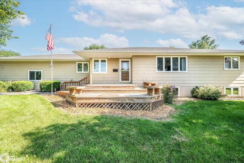 106 8th Ave, Defiance, IA, 51527-3070 | Card Image