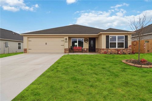 1624 Ace Ave, Gentry, AR, 72734-7074 | Card Image