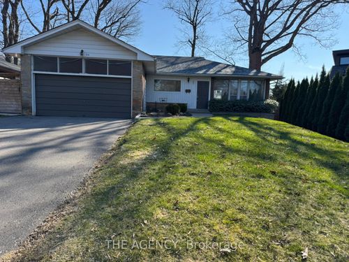 64 Farningham Cres, Etobicoke, ON, M9B3B6 | Card Image