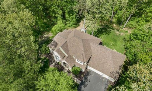 7023 Dunloe Ct Ne, Belmont, MI, 49306-9022 | Card Image